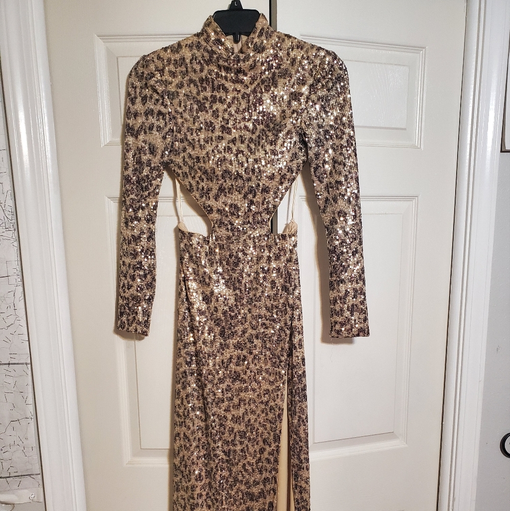 Prom dress - Picture 1 of 3